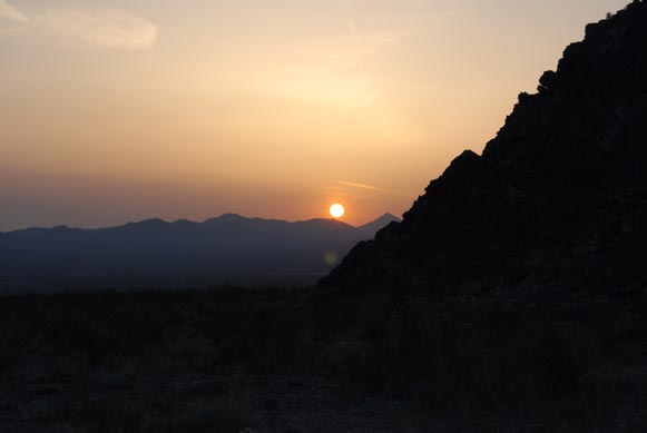 sunset-in-the-Mojave-Desert,-CA.jpg
